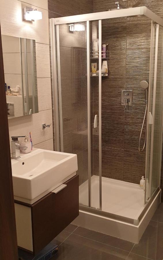 Appartamento Apartament Amber Z Duzym Tarasem Kołobrzeg Esterno foto